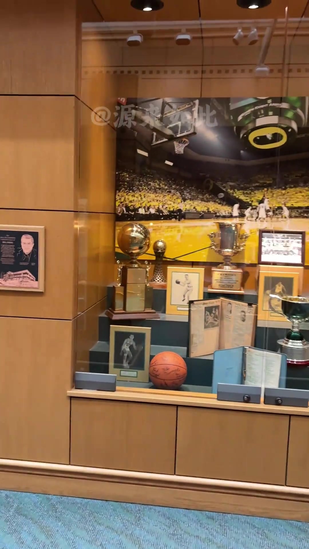 PG电子app下载-张博源访问俄勒冈大学Vlog！拍摄定妆照 参观学校各运动场馆